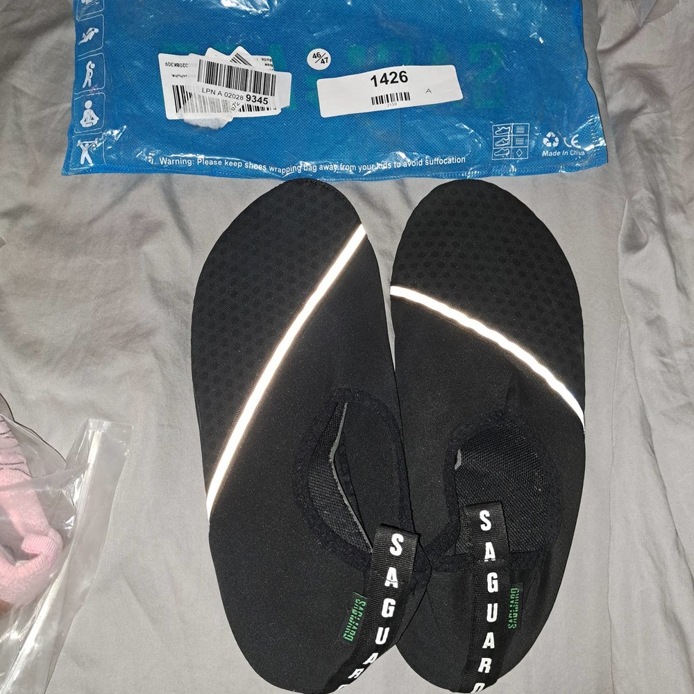 Adult Mens SZ 13  SAGUARO Unisex Water Shoes- NEW